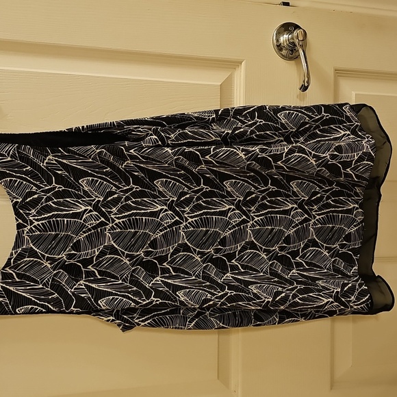 🩷🖤 Loft Flowy Sleeveless Top - SO NICE! - Picture 6 of 6